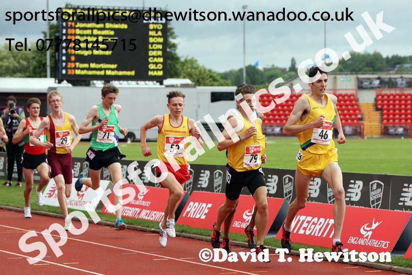 Senior boys 3000 metres, English Schools Track and Field. Photo: David T. Hewitson/Sports for All Pics